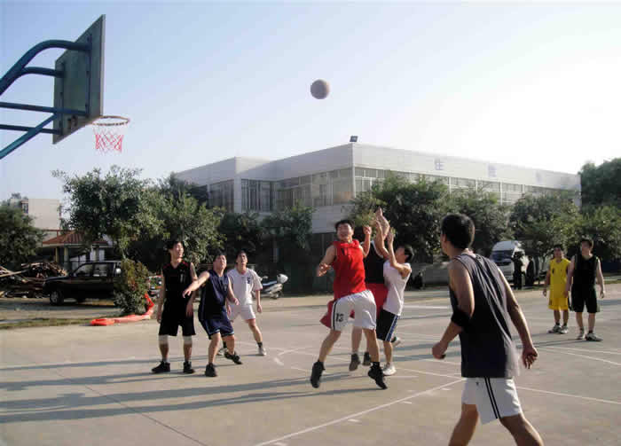 2010年2月5日我院与市人民医院举办篮球比赛